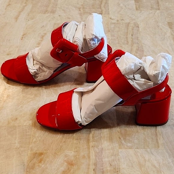 NIB Prada Red Patent Sandals EU 37 1/2 - Picture 3 of 13